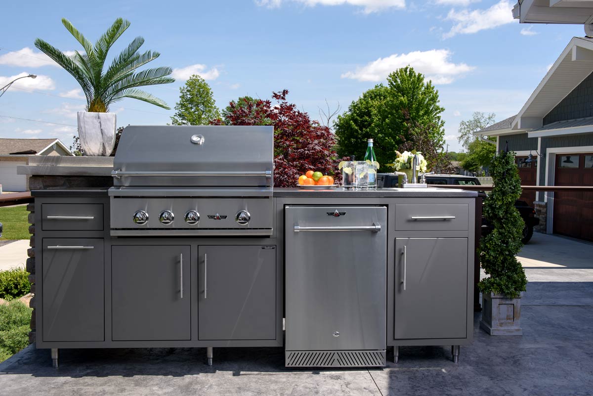 Outdoor Cabinets with built in Grill on patio